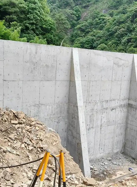 聊城东阿县重力式挡土墙